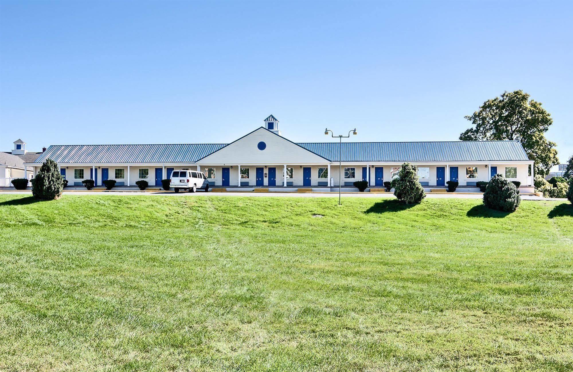 Hotel 6-harrisonburg, Va - South 3*